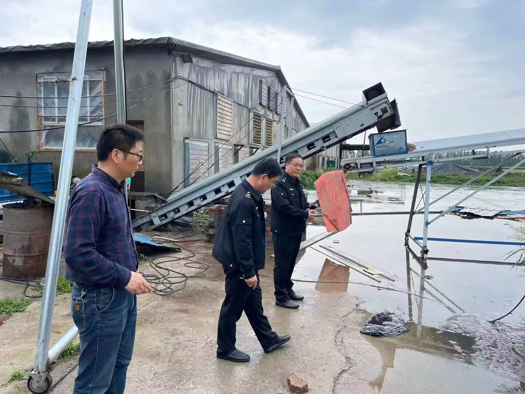 刘永恒一行来农场公司督查指导动物疫病防控等工作