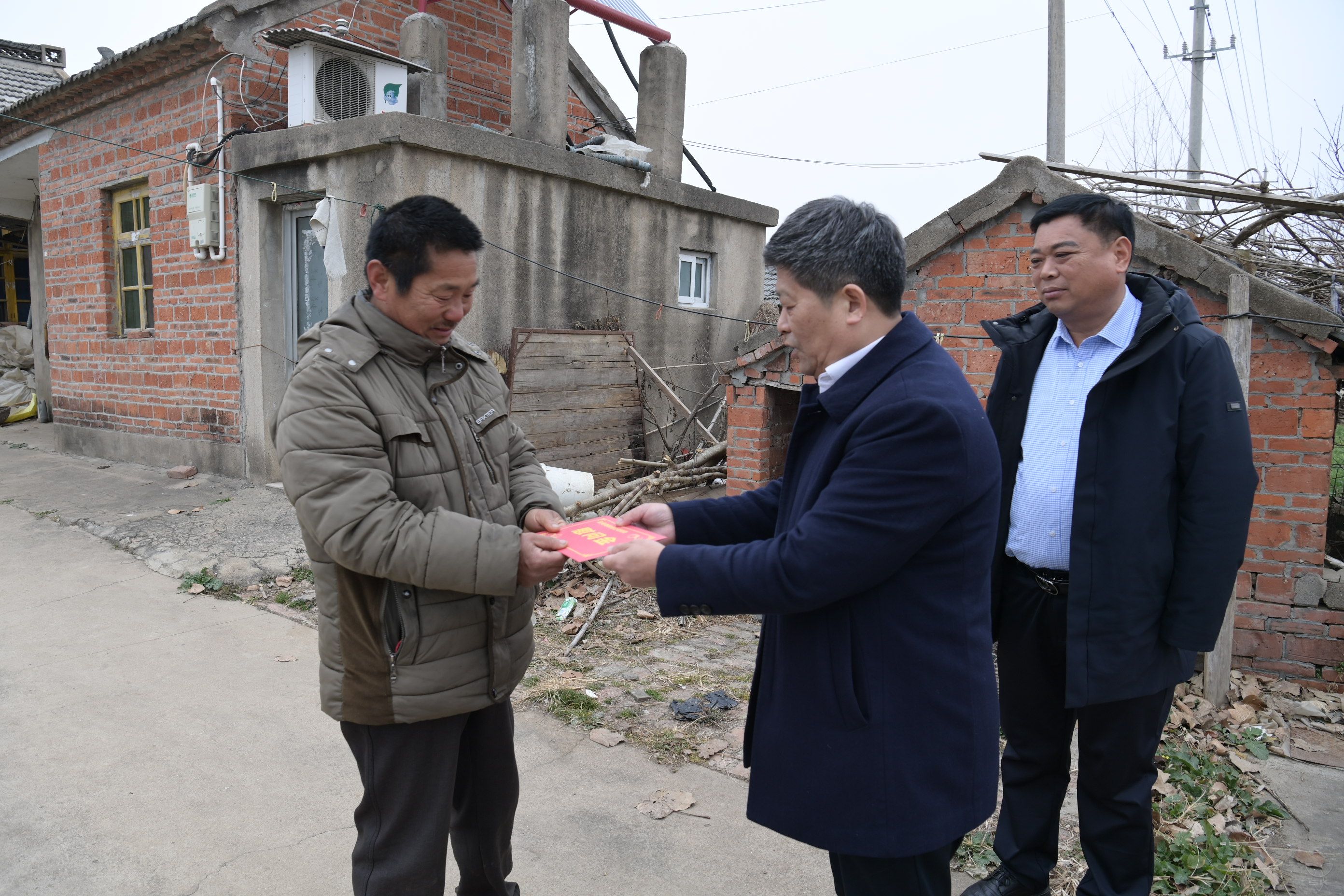 岁寒送关怀 情深添暖意丨农场公司开展春节前走访慰问活动