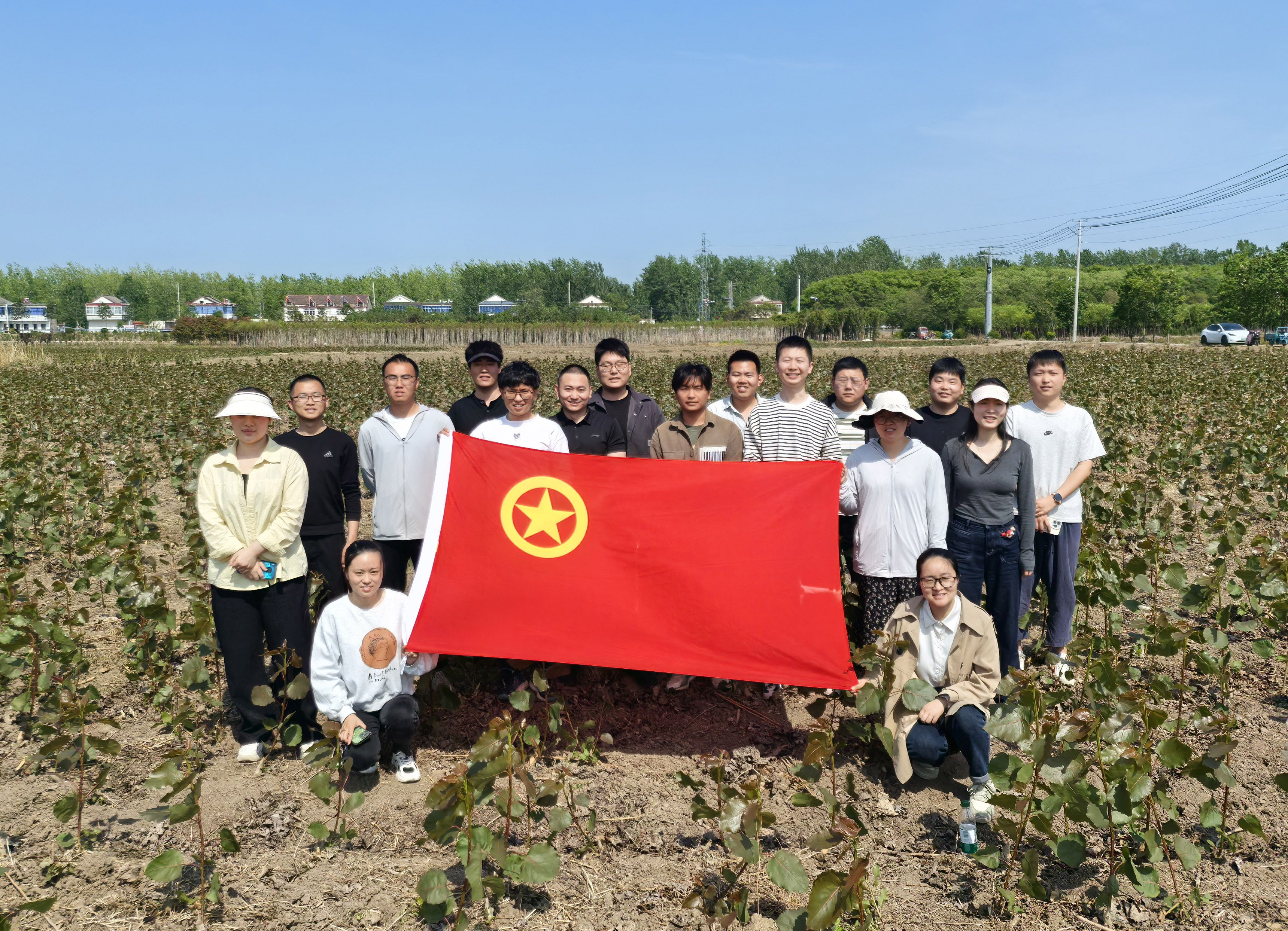 “五四”青年节丨农场公司团委开展“青春建功新时代 产业突破青年行”主题团日活动